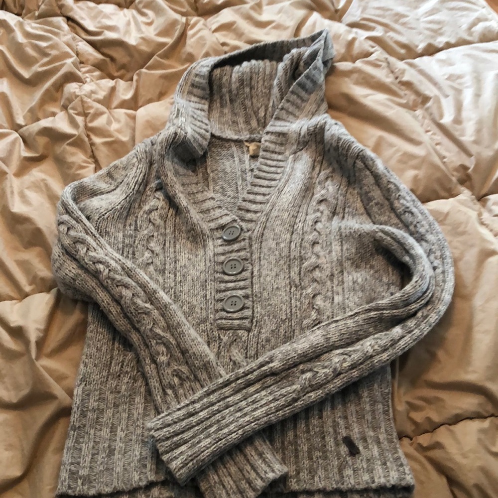 Gray hooded roxy sweater